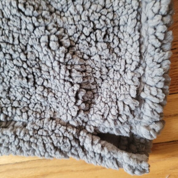 Time & Tru Womens Fleece Pullover Sweater With Sequin Cat Design L NWT - Picture 4 of 5